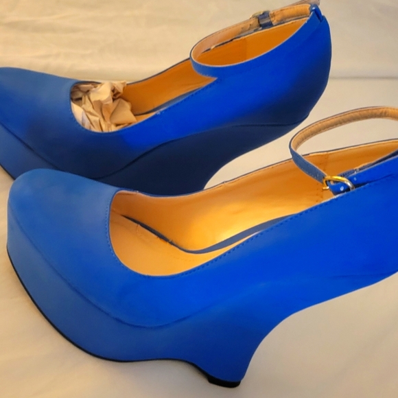 Shoes - Picture 1 of 7